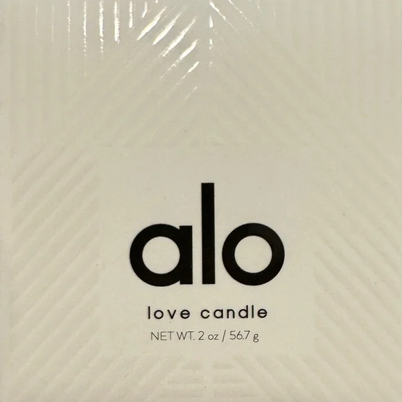 ALO Yoga Love Candle 2oz - Picture 4 of 6